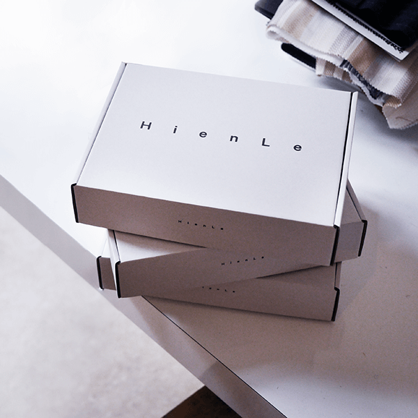 Box mit Logo