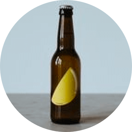 una botella de la marca Det Lilla koksbryggeriet