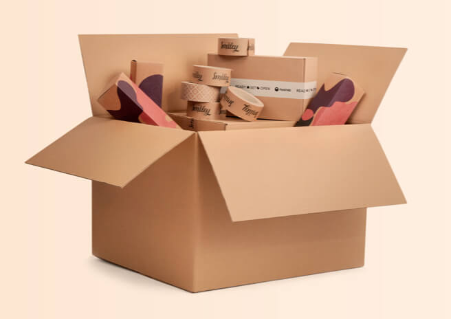Caisse en carton avec des produits